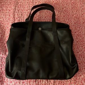 Black tote bag
